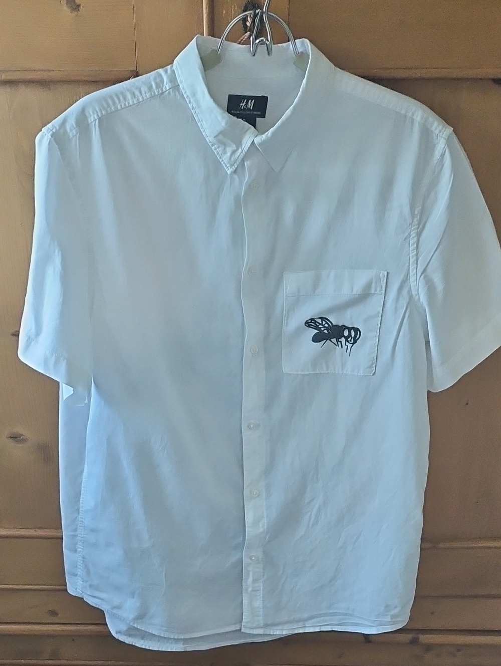H&M Short Sleeve Graphic Button Down Grey/ White Size Medium